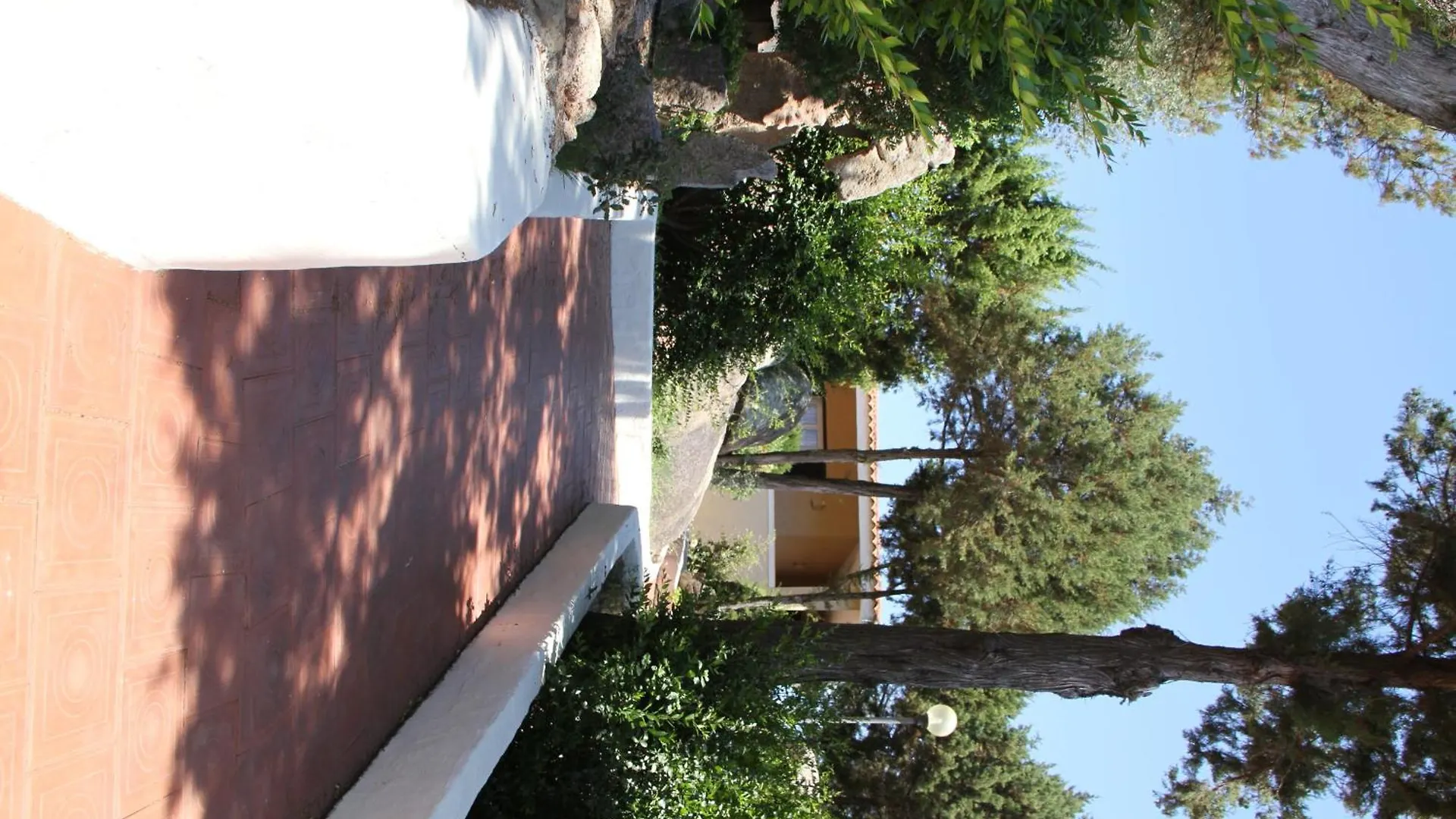 Hotel 3 Botti بايا سردينيا
