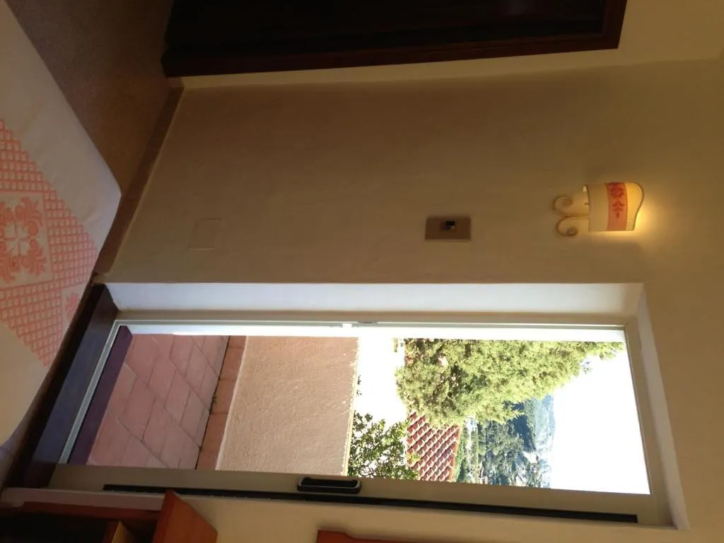 Hotel 3 Botti بايا سردينيا