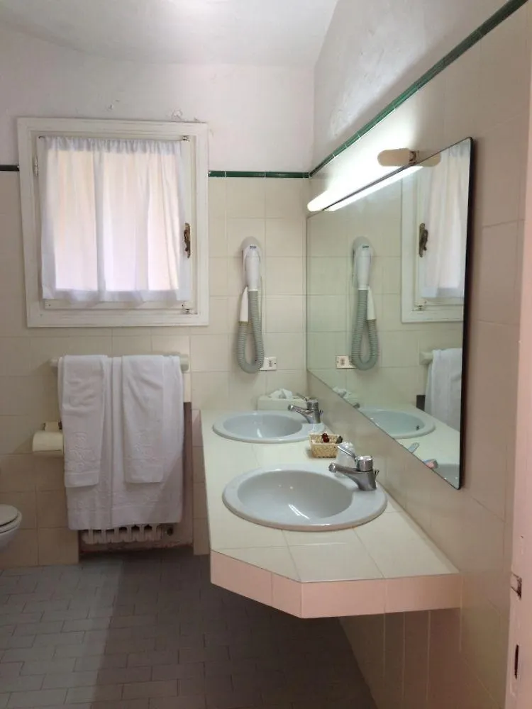 Hotel 3 Botti بايا سردينيا